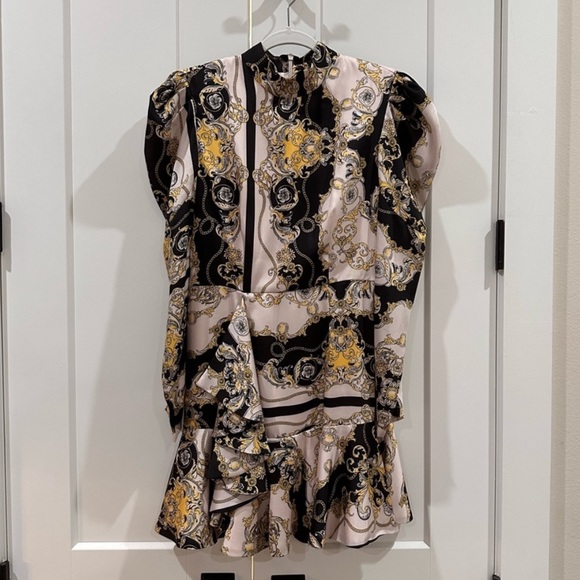 Long Sleeve Pattern Dress - Picture 3 of 4